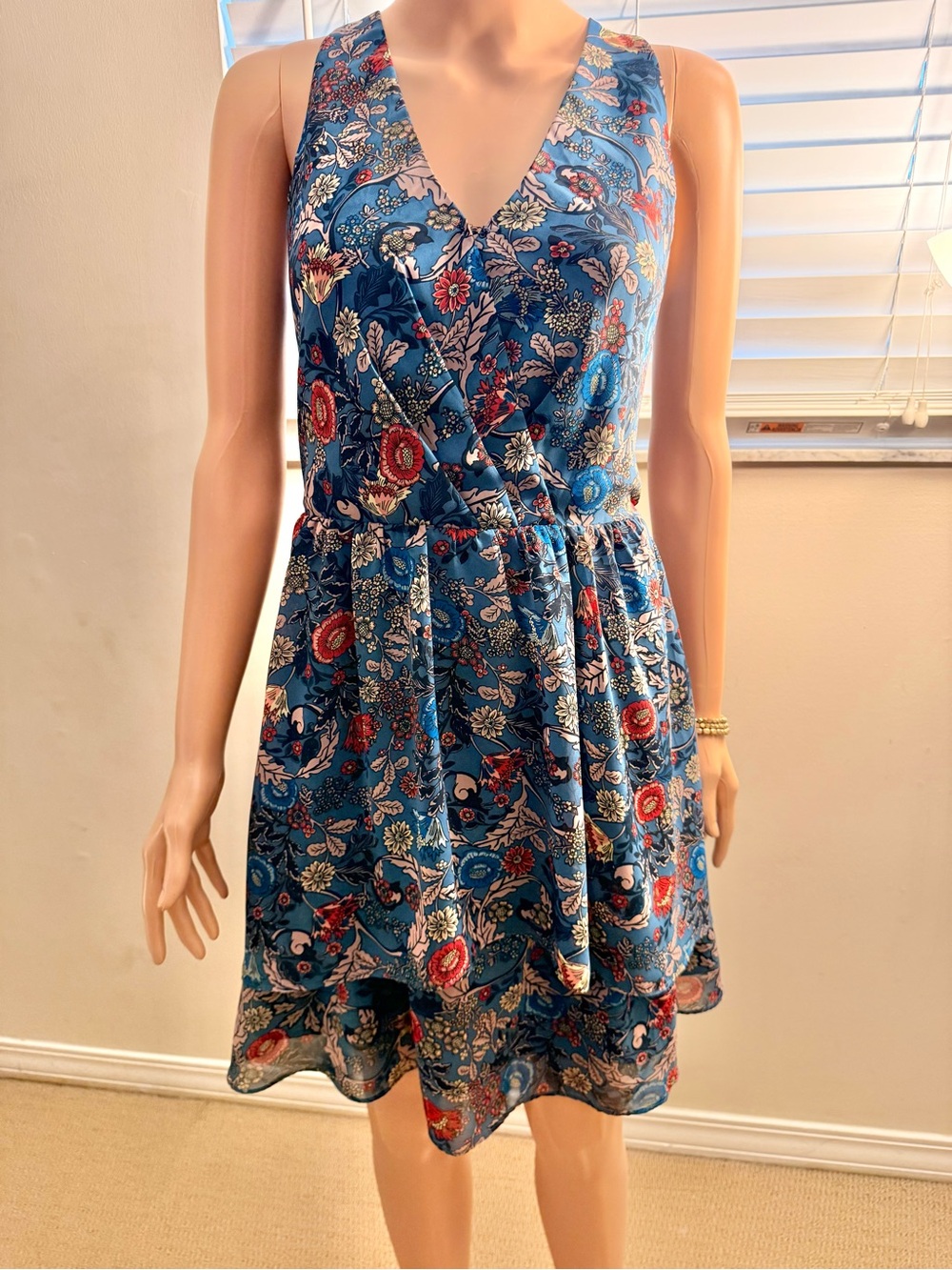 Adelyn Rae Blue Floral V-Neck Sleeveless Mini Dress
